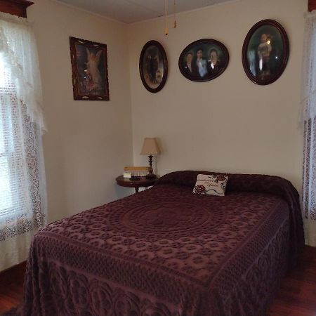 Quiet Full-Size Bed Close To Town 420 Friendly Trinidad Buitenkant foto
